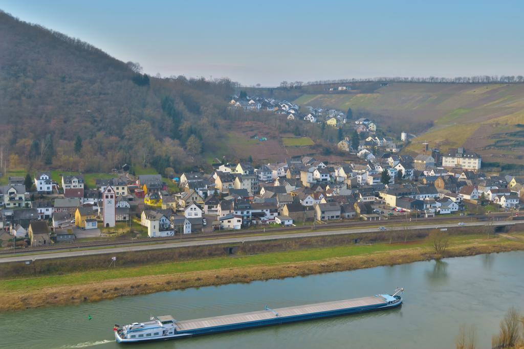 Ferienwohnungen Haus am Würzlaysteig Lehmen Exterior foto