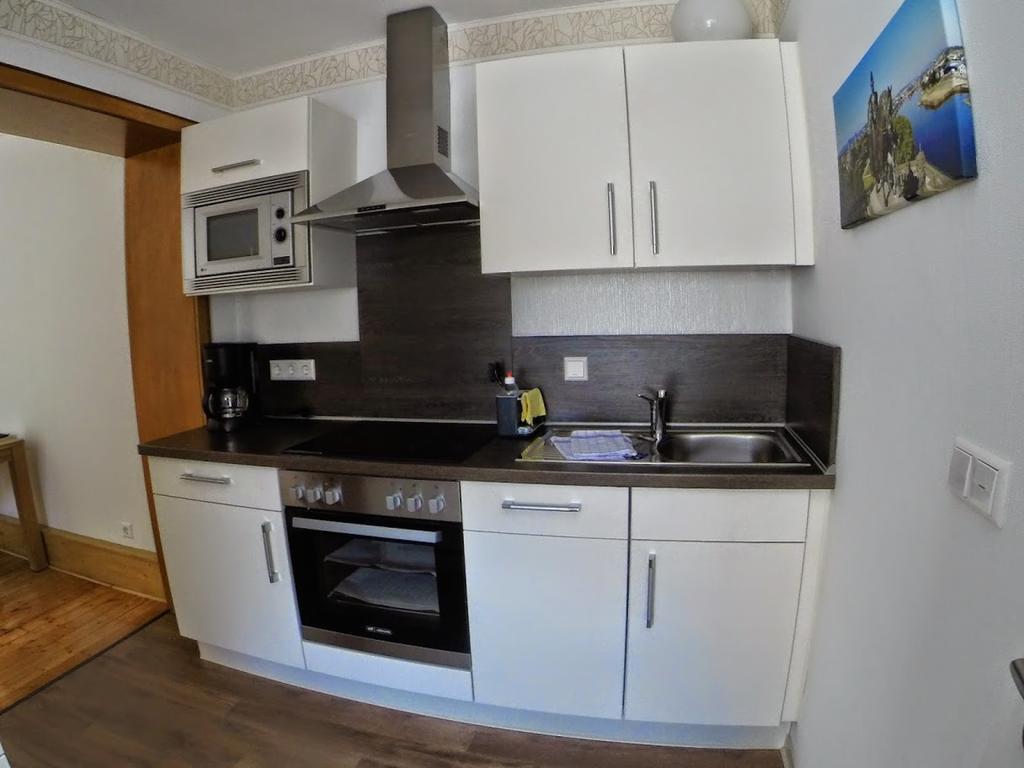 Ferienwohnungen Haus am Würzlaysteig Lehmen Habitación foto